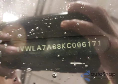 2019 Volkswagen Passat 2.0T Wolfsburg Edition из США, поврежденный, VIN 1VWLA7A38KC006171